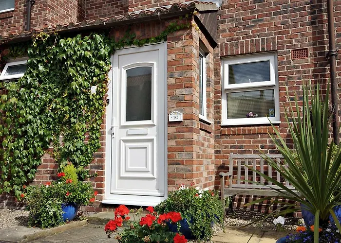 10 Pear Tree Court