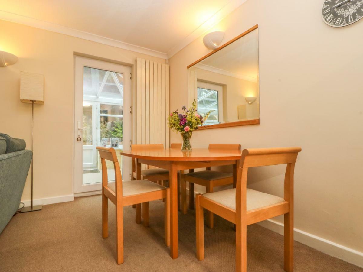 10 Pear Tree Court
