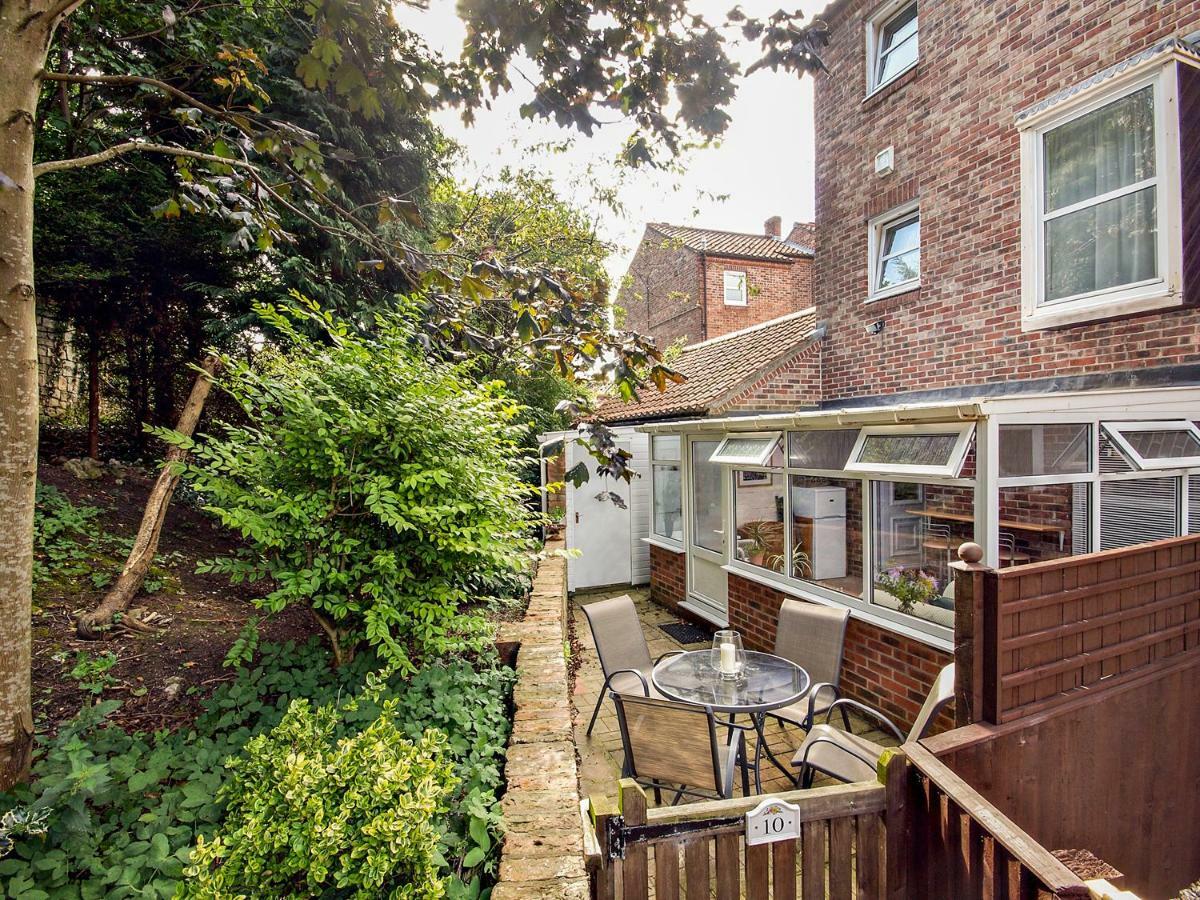 Holiday home 10 Pear Tree Court York