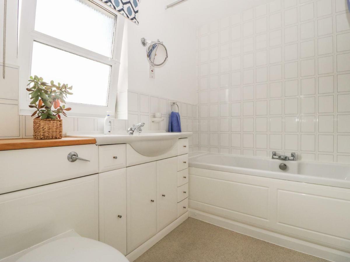10 Pear Tree Court *