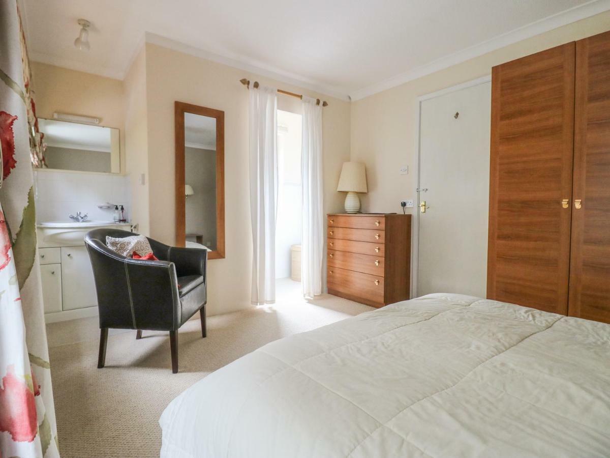 10 Pear Tree Court York